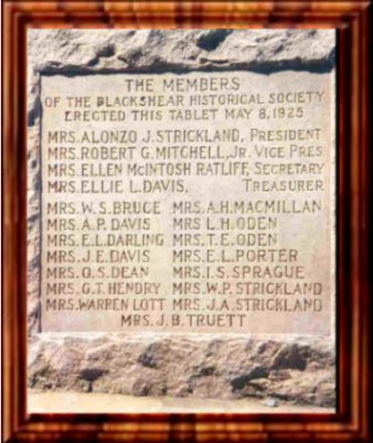 david_blackshear_monument_02_framed.jpg (37216 bytes)