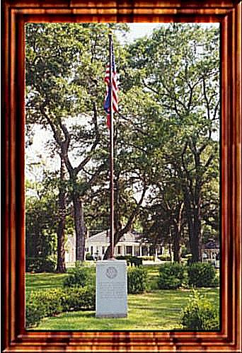 world_war_II_memorial_01_framed.jpg (68273 bytes)