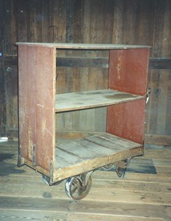 museum_baggage_cart.jpg (18464 bytes)